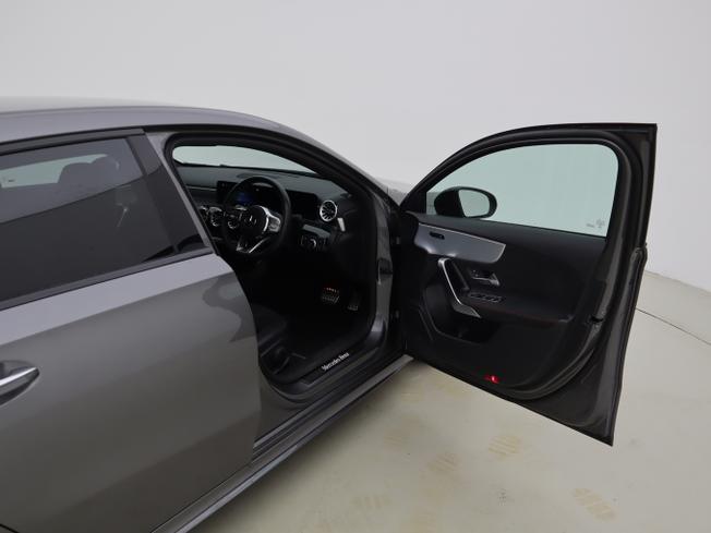 MERCEDES-BENZ A Class Photo 16