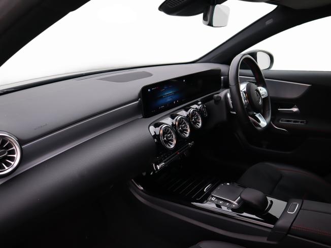 MERCEDES-BENZ A Class Photo 19