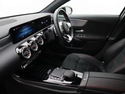 MERCEDES-BENZ A Class Photo 3