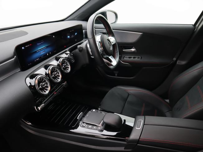 MERCEDES-BENZ A Class Photo 3