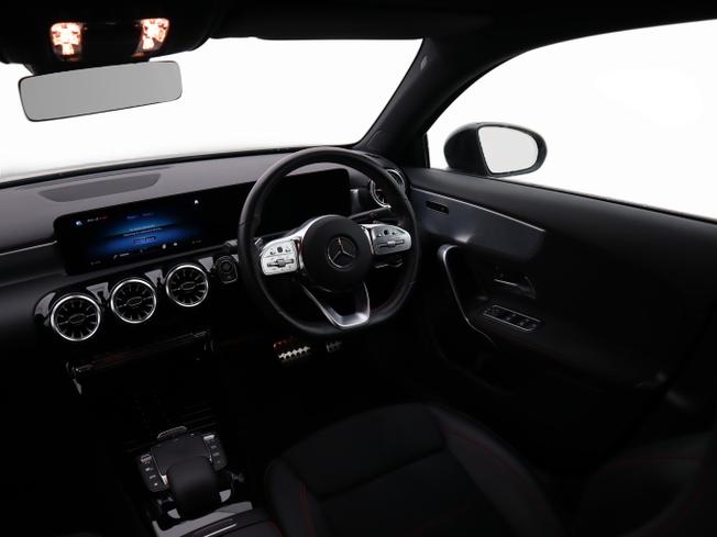 MERCEDES-BENZ A Class Photo 5