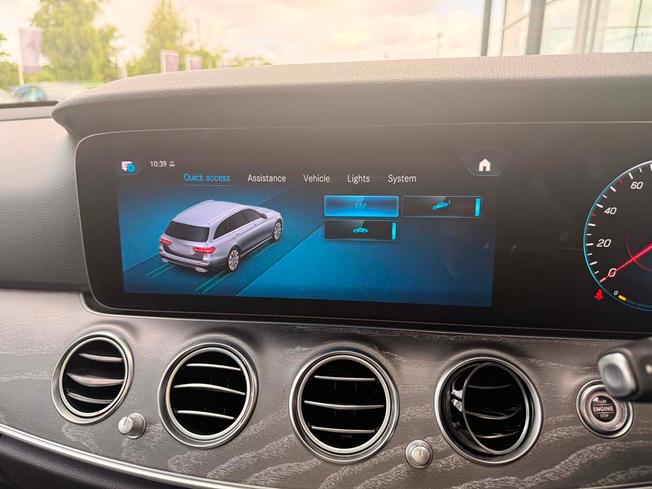 MERCEDES-BENZ E Class Photo 19