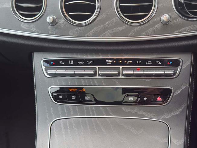 MERCEDES-BENZ E Class Photo 21