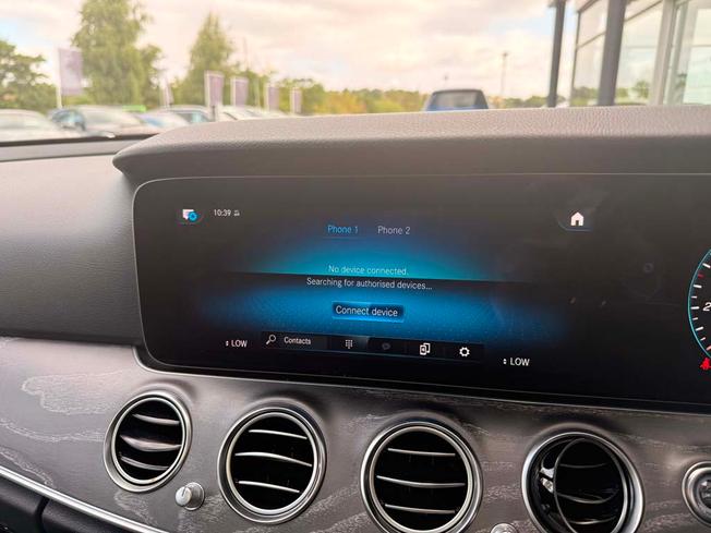MERCEDES-BENZ E Class Photo 22