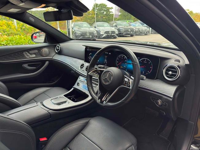 MERCEDES-BENZ E Class Photo 30