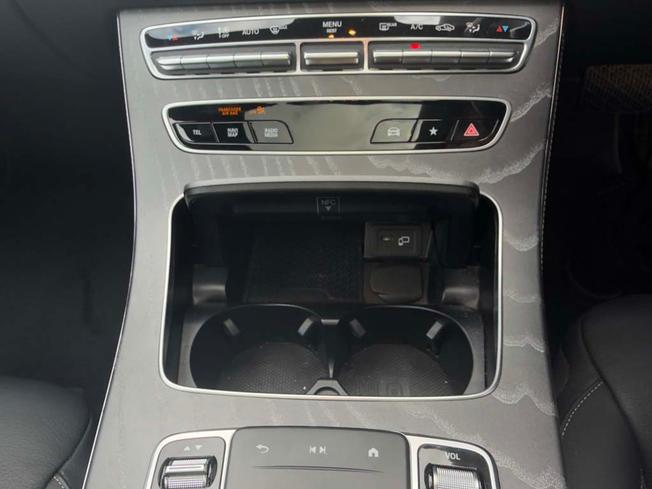 MERCEDES-BENZ E Class Photo 36