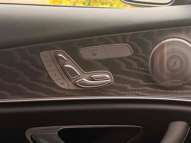 MERCEDES-BENZ E Class Photo 37