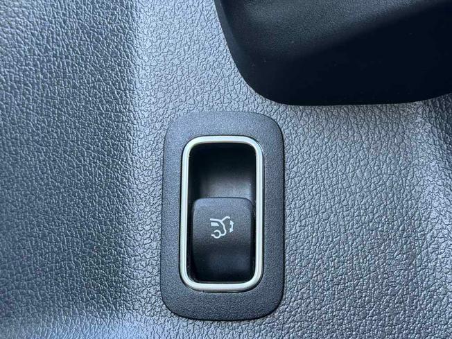 Mercedes-Benz Eqb Photo 23