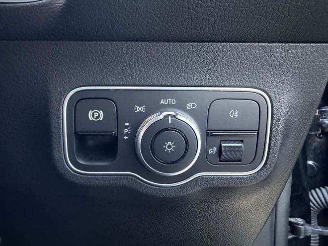 Mercedes-Benz Eqb Photo 25