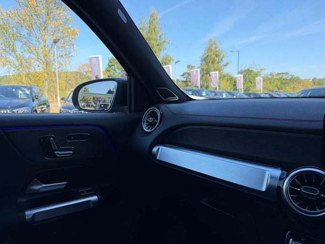 Mercedes-Benz Eqb Photo 38