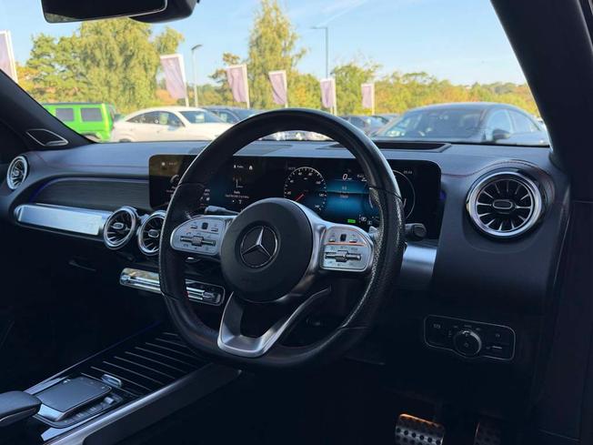 Mercedes-Benz Eqb Photo 39
