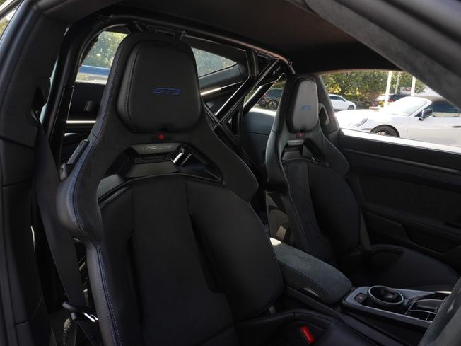 PORSCHE 911 Photo 10
