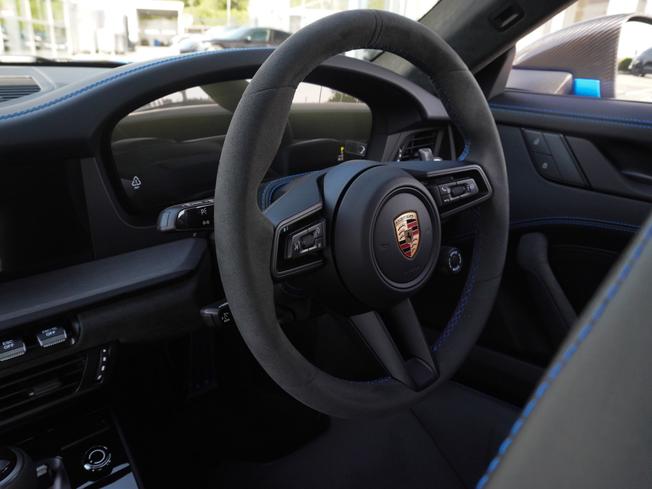 PORSCHE 911 Photo 3
