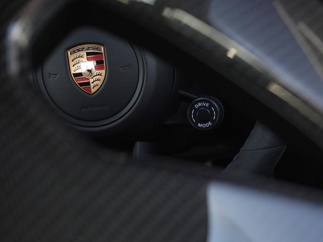 PORSCHE 911 Photo 36