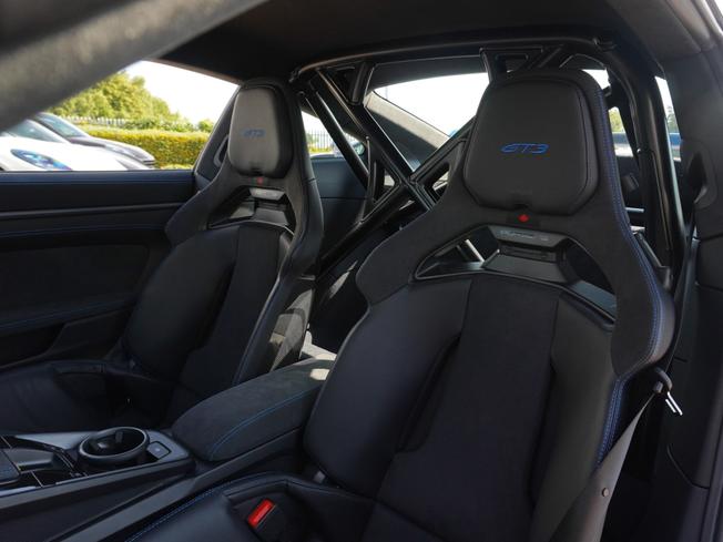 PORSCHE 911 Photo 9