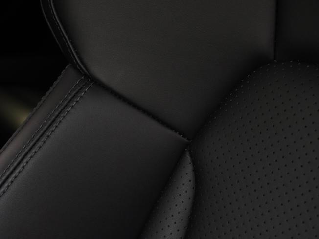 PORSCHE Taycan Photo 14