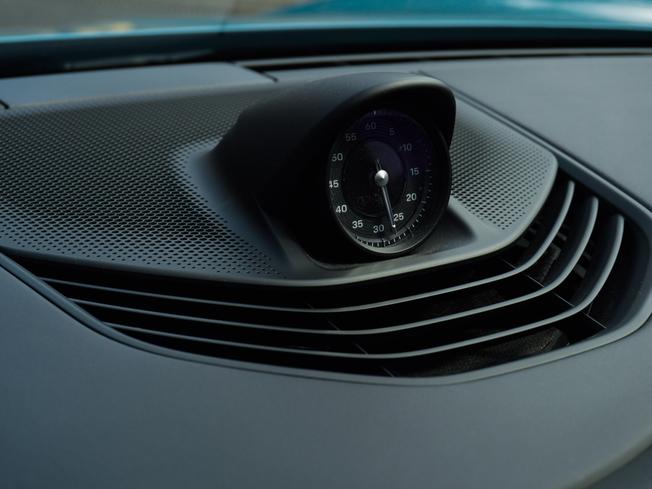 PORSCHE Taycan Photo 19