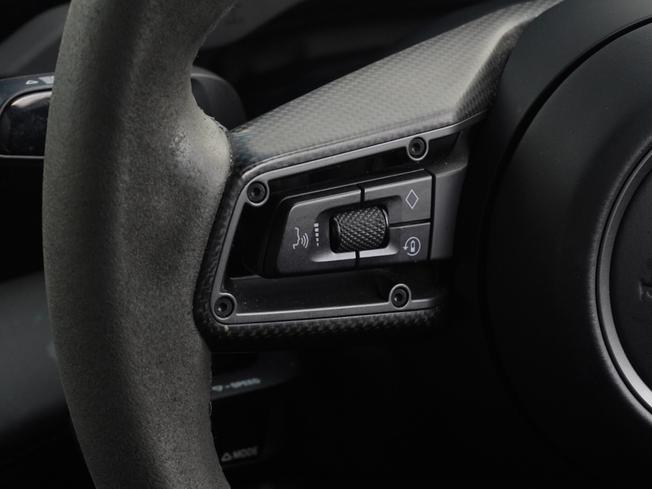 PORSCHE Taycan Photo 41