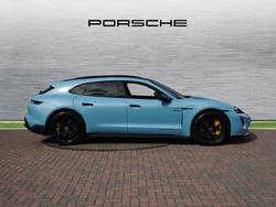 PORSCHE Taycan Photo 5