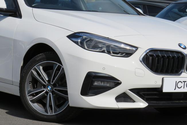 BMW 2 Series Photo 14