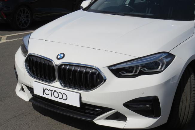 BMW 2 Series Photo 16