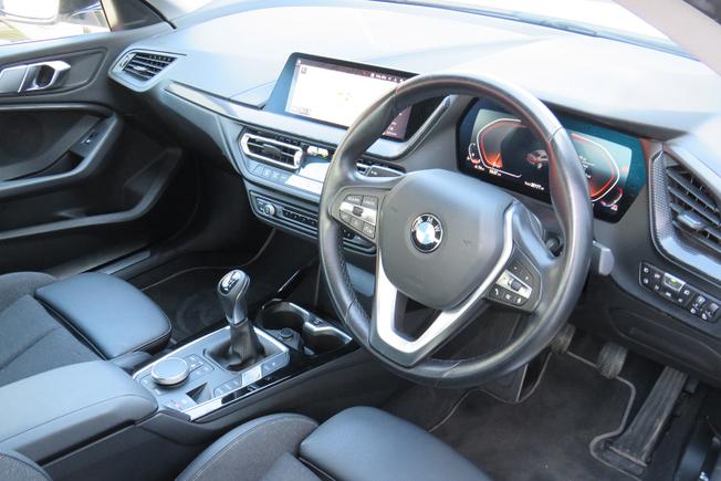 BMW 2 Series Photo 28