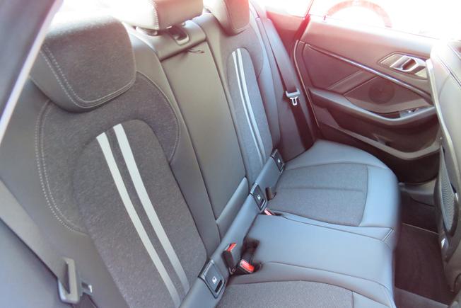 BMW 2 Series Photo 32