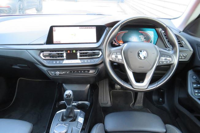 BMW 2 Series Photo 33