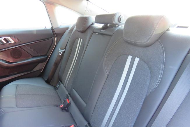 BMW 2 Series Photo 36