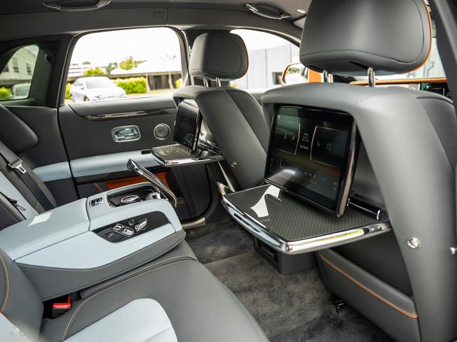 ROLLS-ROYCE Ghost Photo 16