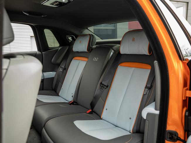 ROLLS-ROYCE Ghost Photo 24