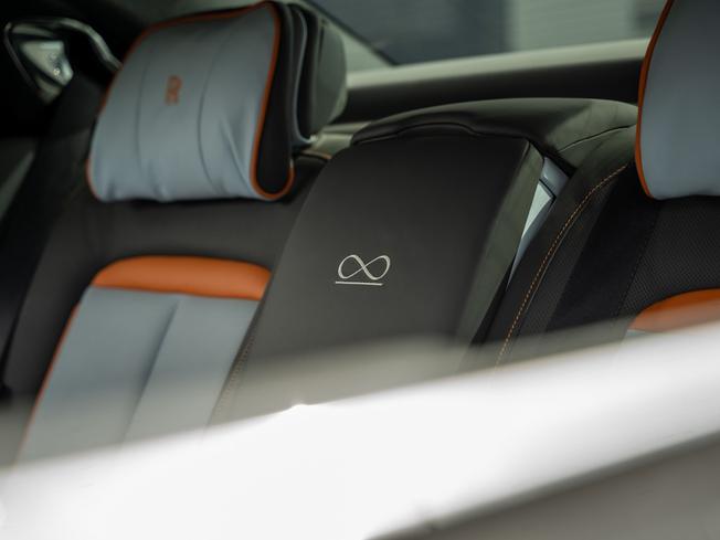 ROLLS-ROYCE Ghost Photo 25