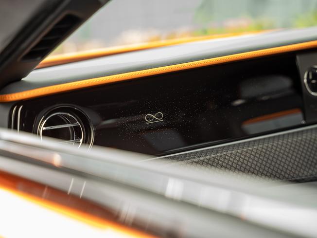 ROLLS-ROYCE Ghost Photo 29