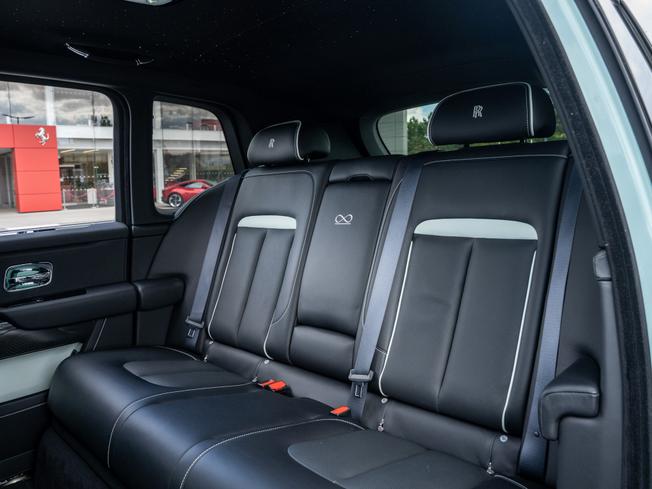 Rolls-Royce Cullinan Photo 18
