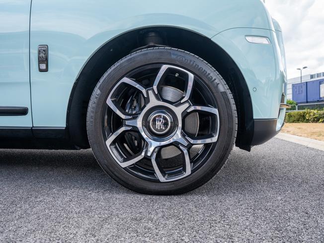 Rolls-Royce Cullinan Photo 29