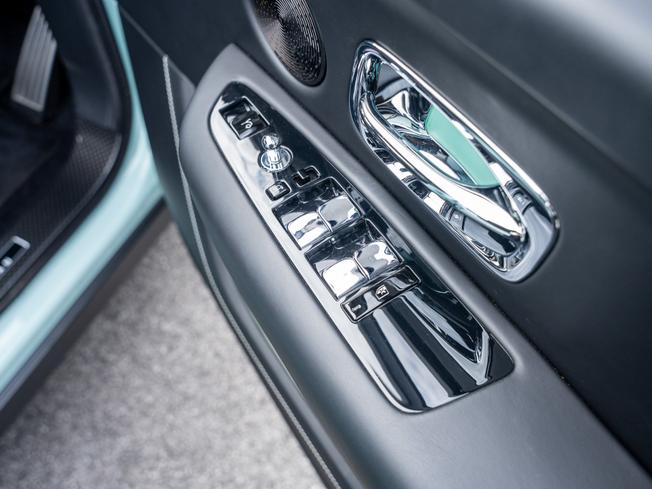 Rolls-Royce Cullinan Photo 7