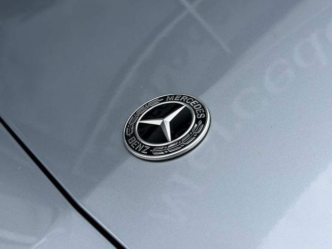 MERCEDES-BENZ E Class Photo 19