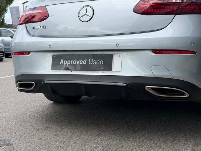 MERCEDES-BENZ E Class Photo 22