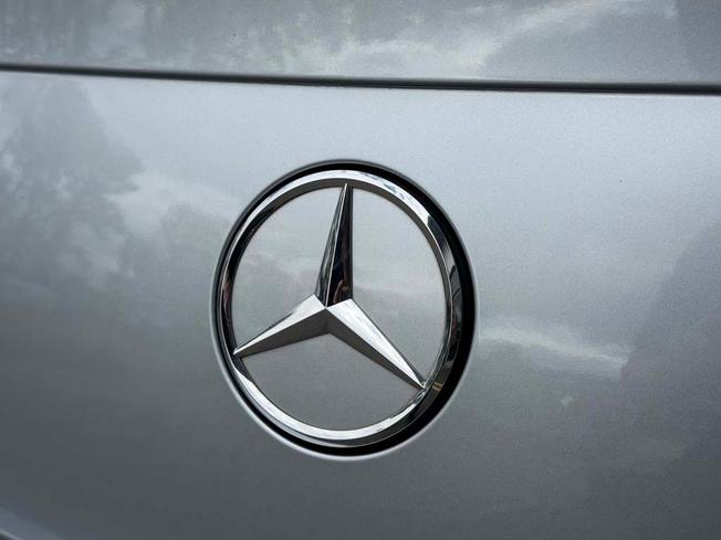 MERCEDES-BENZ E Class Photo 24