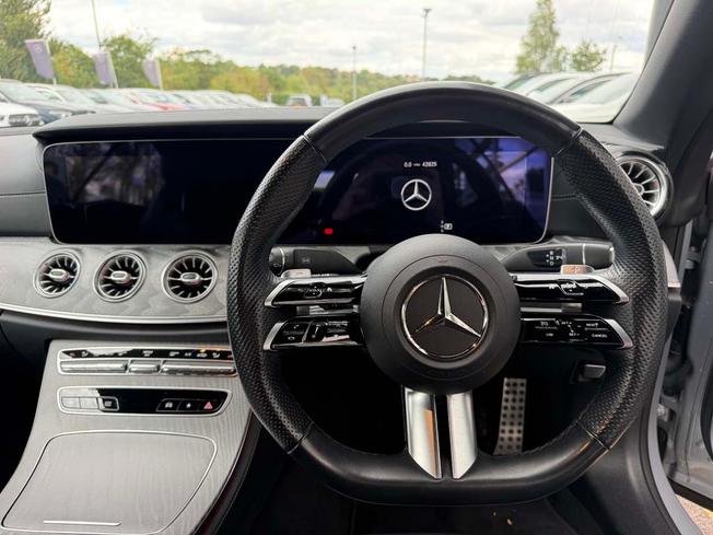 MERCEDES-BENZ E Class Photo 38