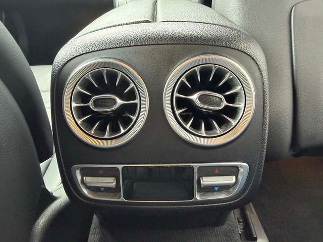 MERCEDES-BENZ E Class Photo 40