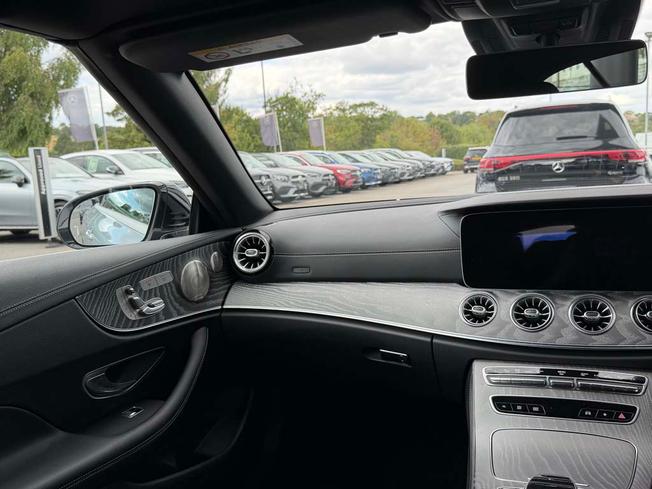 MERCEDES-BENZ E Class Photo 42