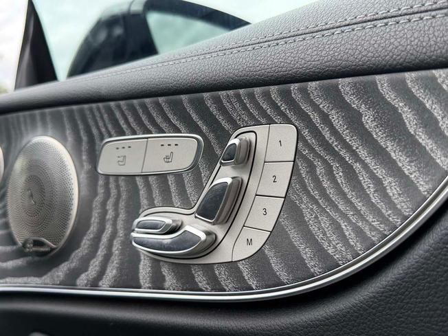 MERCEDES-BENZ E Class Photo 44