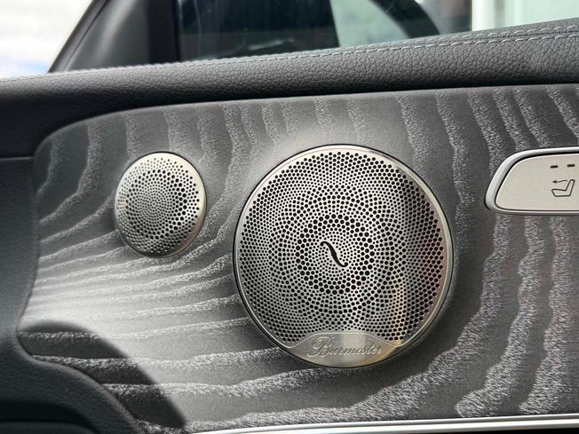 MERCEDES-BENZ E Class Photo 45