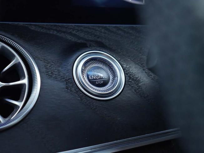 MERCEDES-BENZ E Class Photo 13