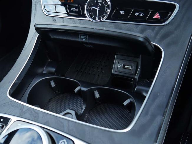 MERCEDES-BENZ E Class Photo 14