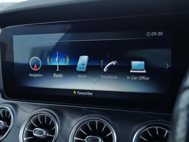 MERCEDES-BENZ E Class Photo 16