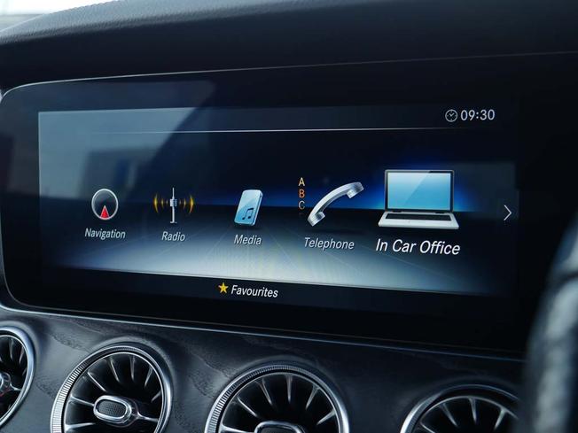 MERCEDES-BENZ E Class Photo 18