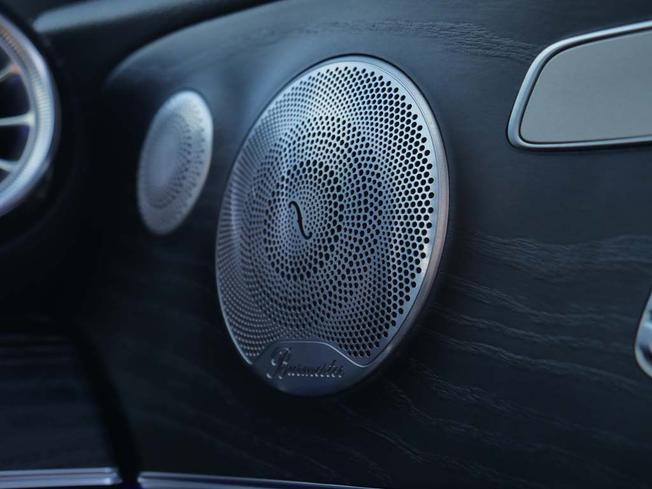MERCEDES-BENZ E Class Photo 25