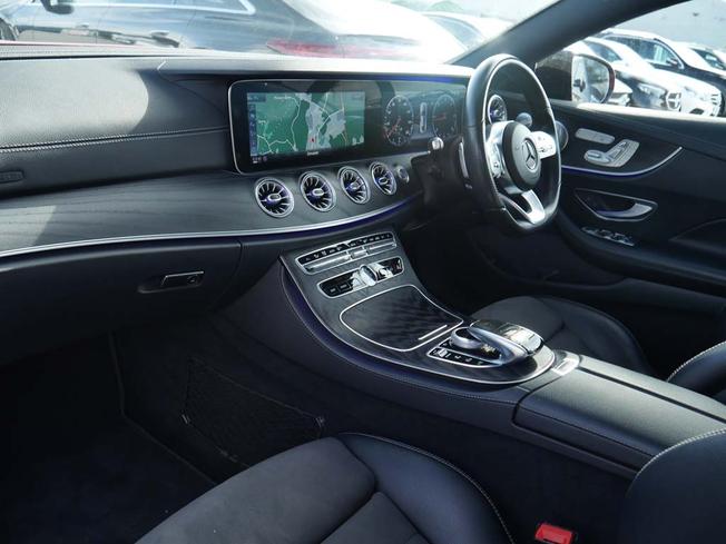MERCEDES-BENZ E Class Photo 3